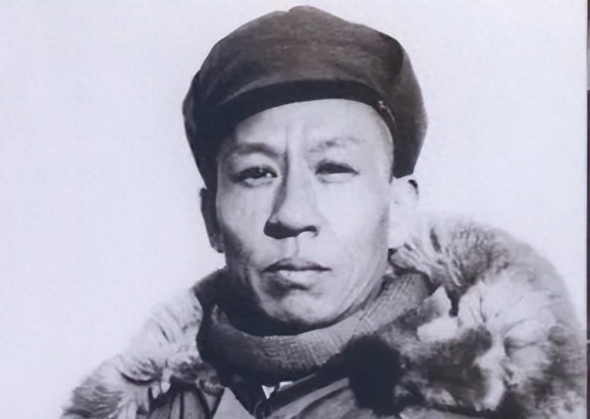 1955年授衔关键时刻，刘少奇的一句话决定命运，徐海东为何能排在萧克之上？19