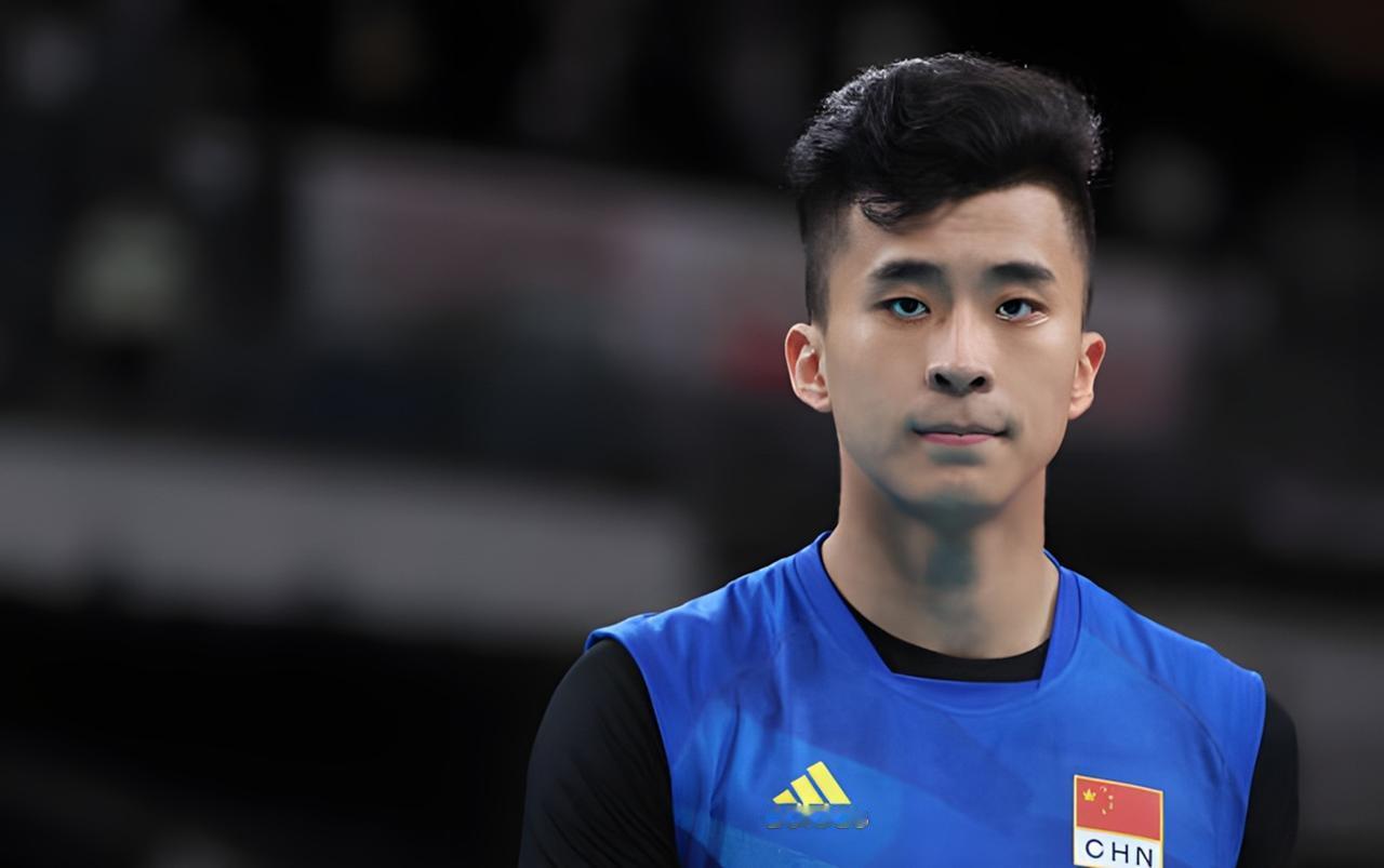 张景胤开局状态不佳啊……中国男排4:9落后落后于韩国张景胤扣球失误送了三分