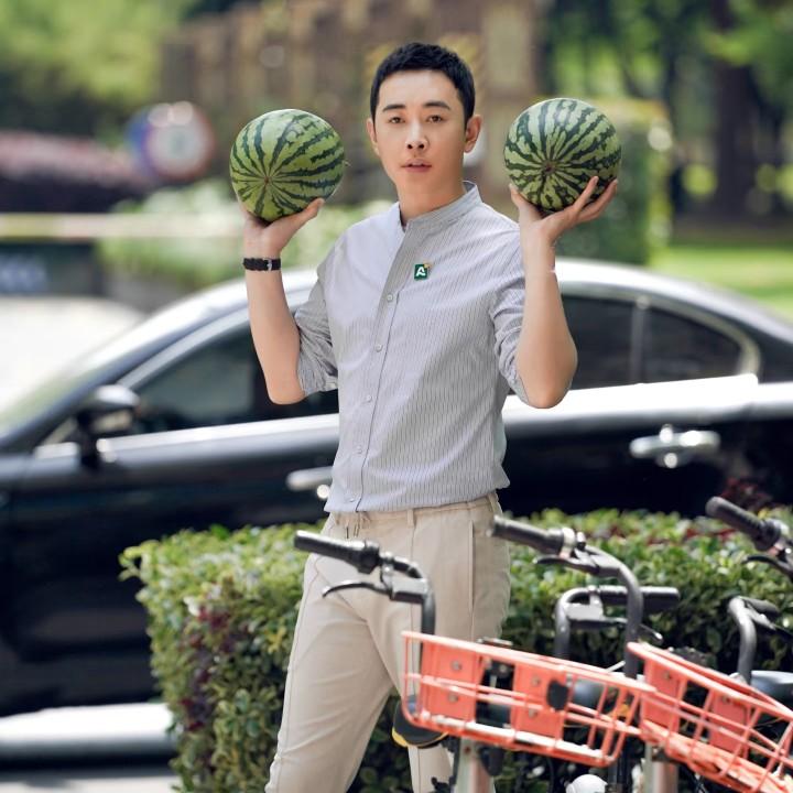 这才是今天娱乐圈最大的瓜!罗晋可能想不到媳妇唐嫣,拍完《繁花》,居然被导演王