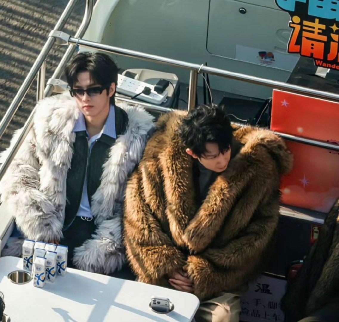 刘耀文宇宙闪烁请注意神图粉丝给刘耀文于洋拍的神图粉丝给刘耀文于洋拍的神图！