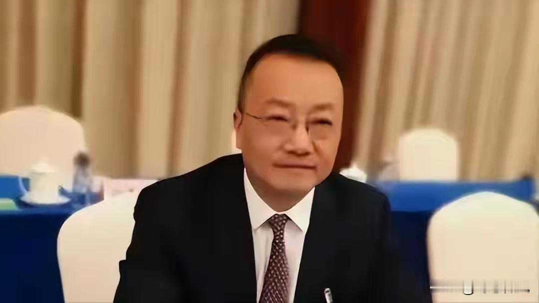 人大代表一席话问住养犬人：你的宠物狗，凭什么让他人付出代价？这句话像一记重