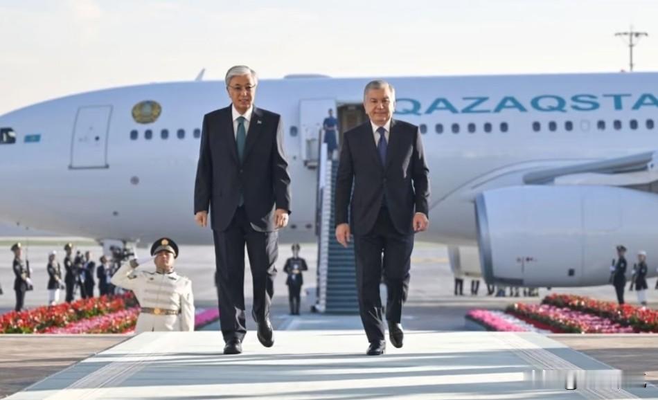 从托卡耶夫和日本签署最新披露的合作细节来看，能源矿产合作是核心，哈萨克斯坦会向日