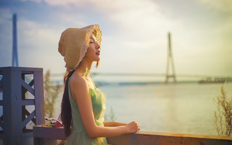 婚外情，最后是怎么散场的？1、断联，双方冷处理，不回消息，不见面，悄无声息地淡