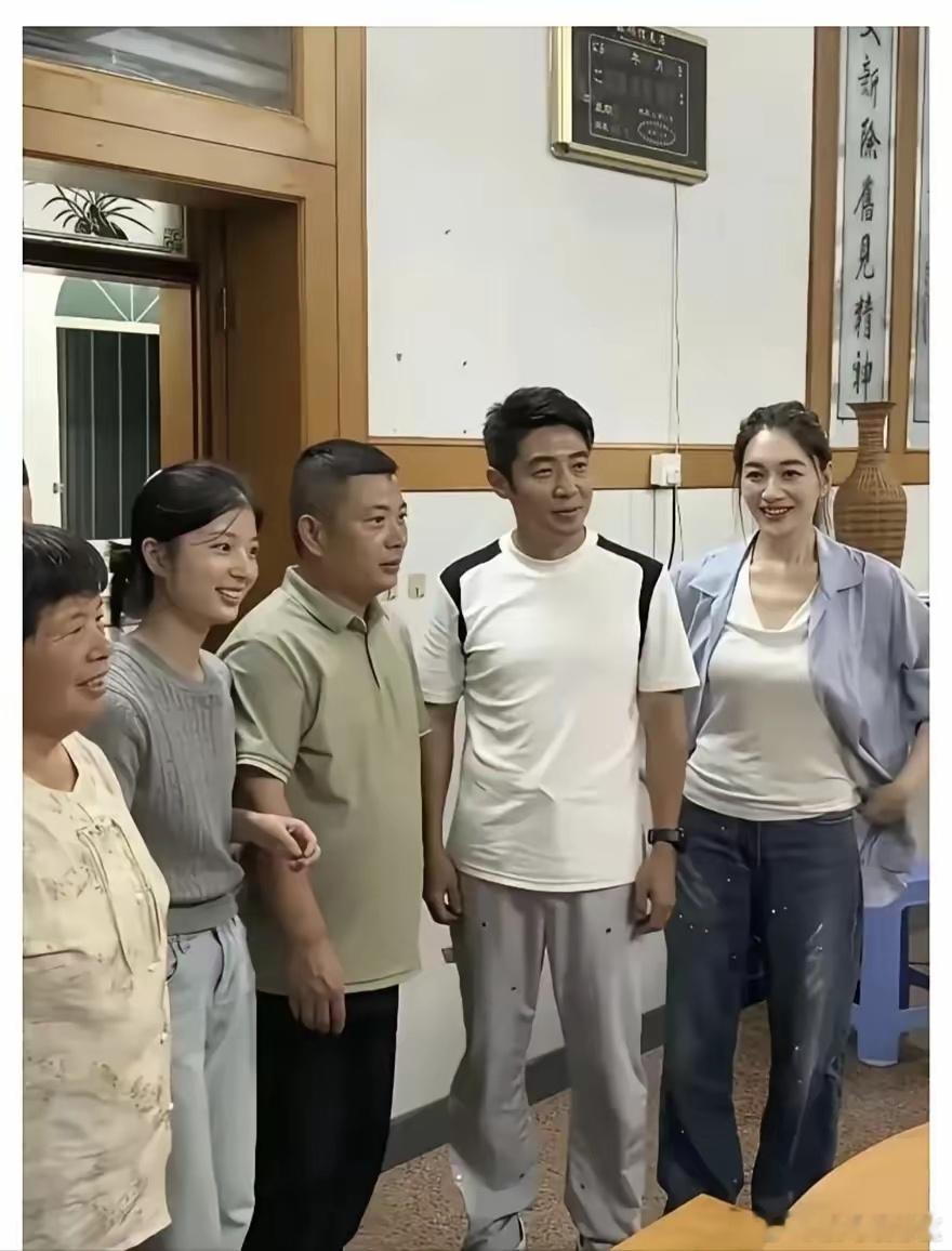 不得不说，女神也老了，身材都走样了。果然美都是有时效性的