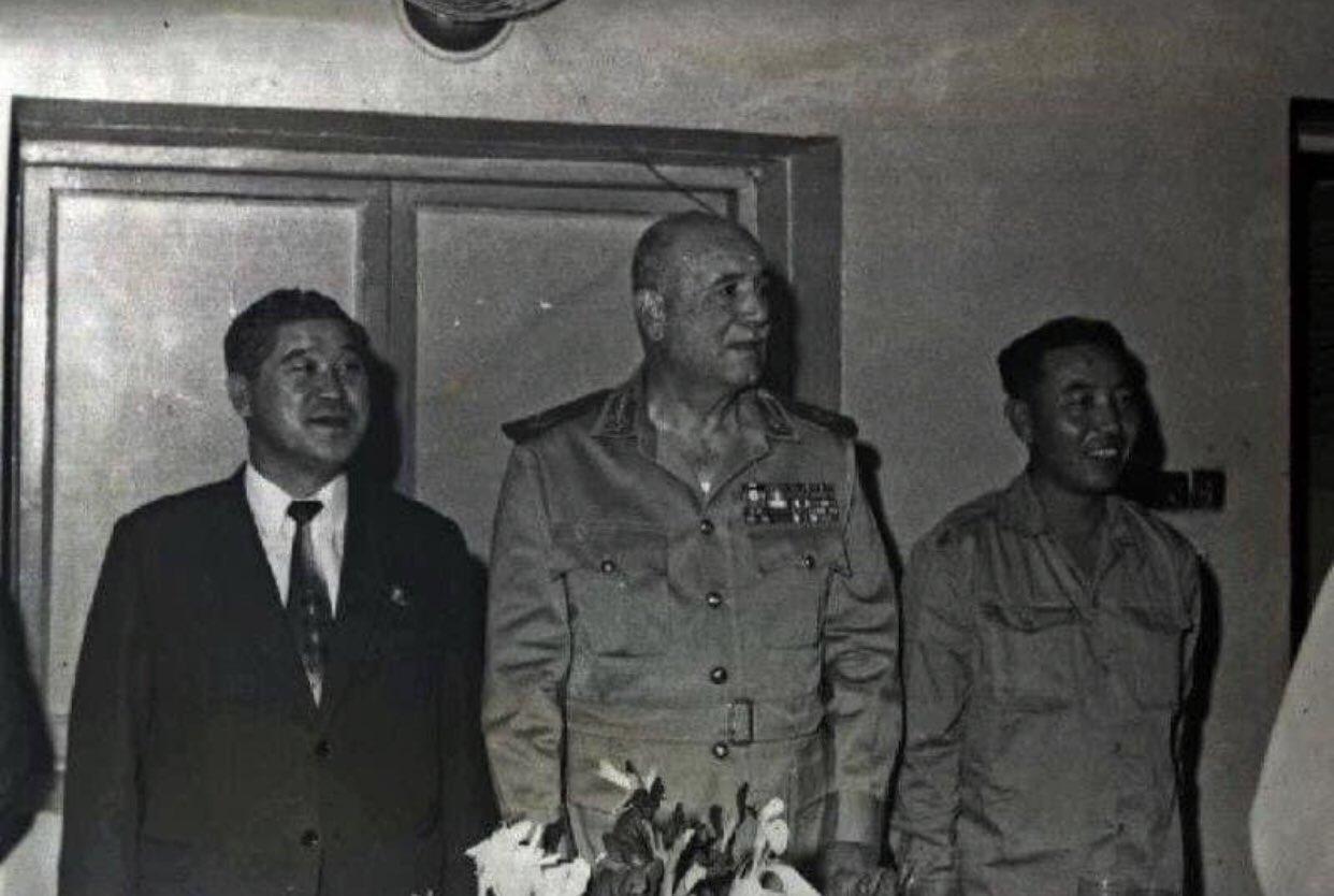 1973年十月战争期间，应埃及的请求，朝鲜派出一支经验丰富的飞行员中队参战。该