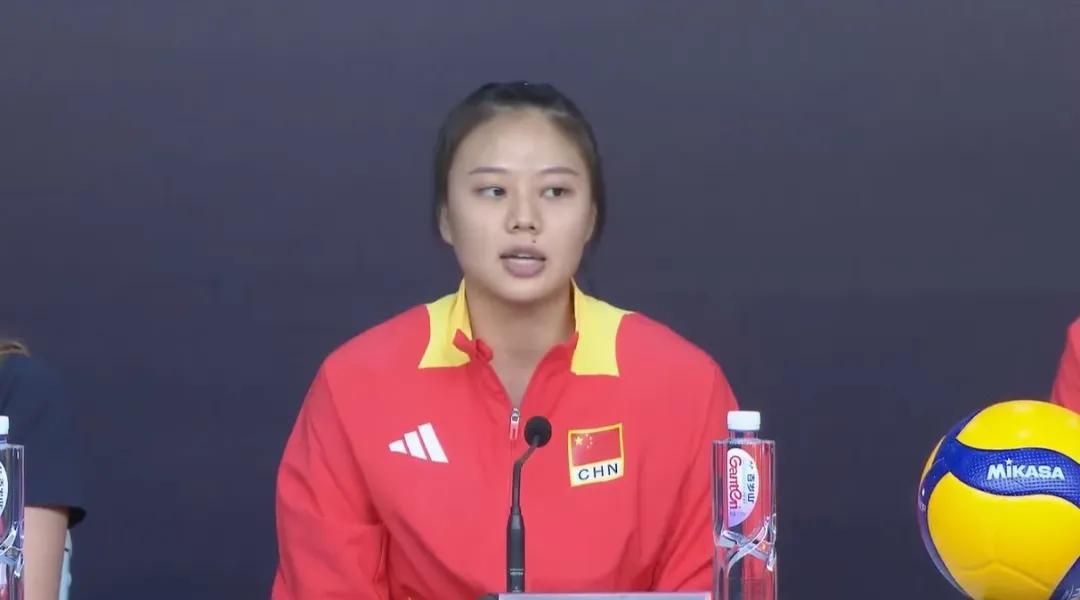 龚翔宇这队长当的也太委屈了，真的令人心疼女排世联赛香港站中国女排对阵保加利亚女