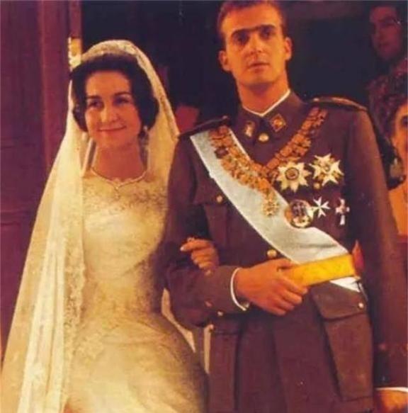 他性瘾太大，必须进行化学阉割！”2014年，86岁的西班牙前国王，被强行注射了睾