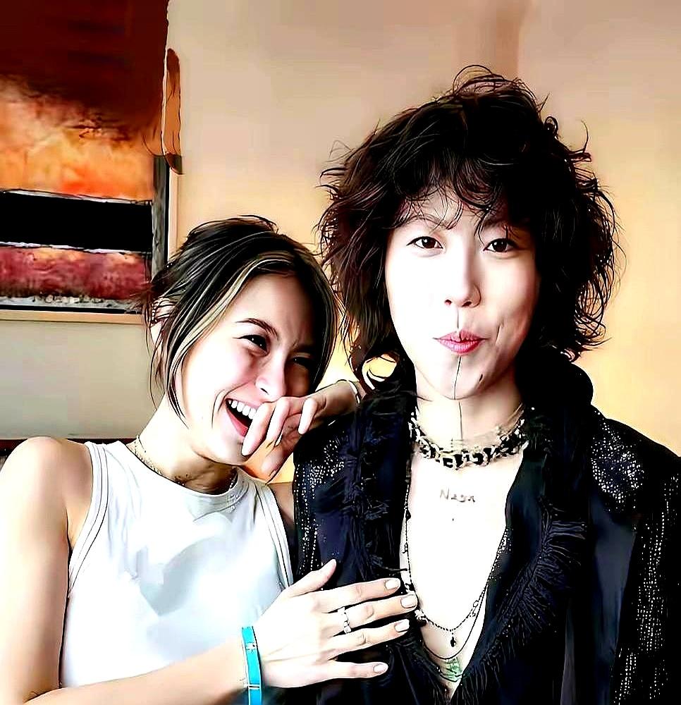 亲生女儿带人回家同居两年，当妈的居然连头都不抬，只甩出一句：“你乐意就行。”这事