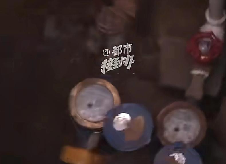 不合理就是不合理河南郑州一个小区，业主发现自己上个月的水费竟然高达五位数与工