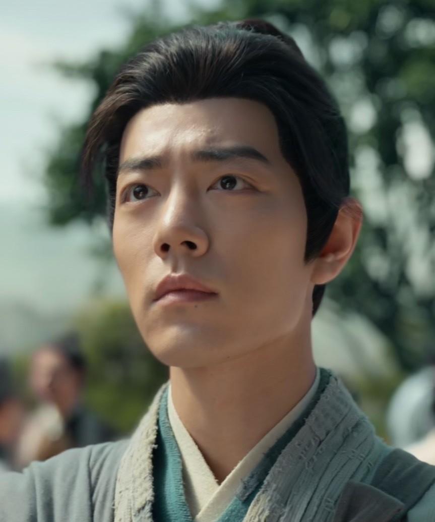 肖战真的老了。《藏海传》里并不难看，但一看就是30多岁的成熟男人，演20岁少年有