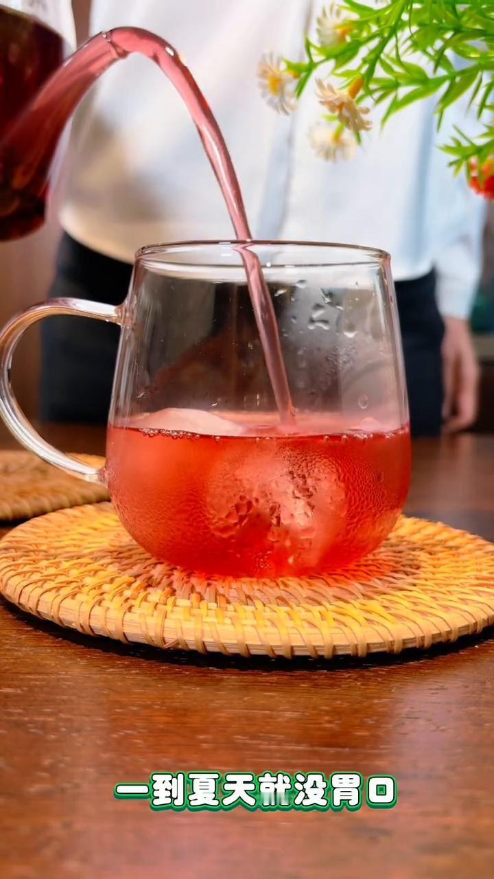 老酸梅汤。一到夏天就没胃口，教你煮一壶酸甜开胃的老北京酸梅汤，在家30分钟搞定