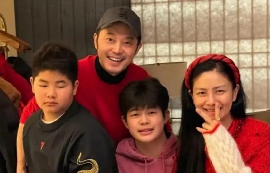 演员沙溢说：“我在决定和胡可结婚之前，曾经专门给我的前任女友打过一个电话，在电话