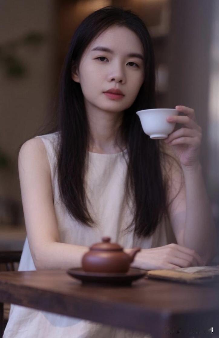 大女儿说我这半辈子活得平平淡淡，甚至有点惨。这话听了我自己都感觉有点心酸。孩