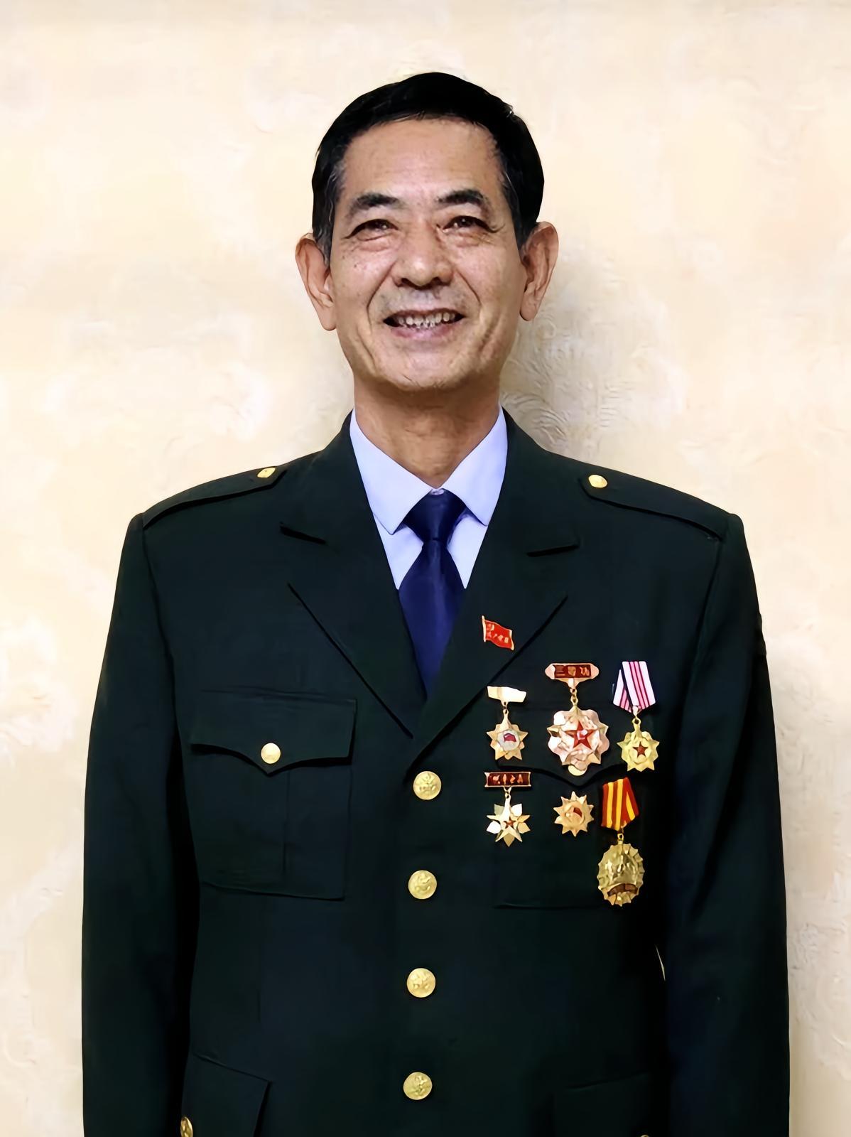 王富国，男，汉族，中国共产党党员，出生于1965年7月，退伍军人，宁夏回族自治区