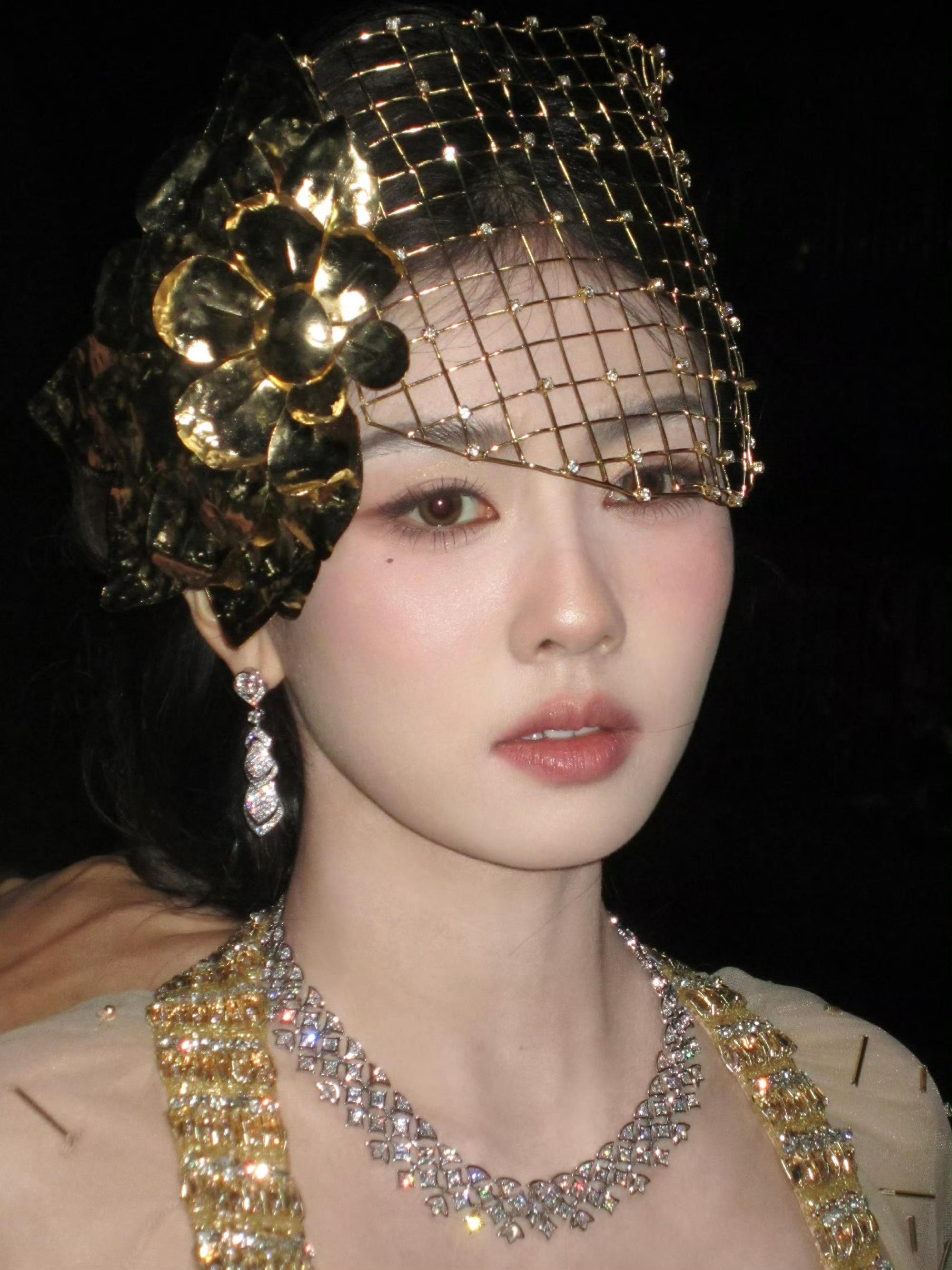 恭喜女王👸🏻演员白鹿最棒了演员白鹿永远值得长夜漫漫唯日可明金色便是希望