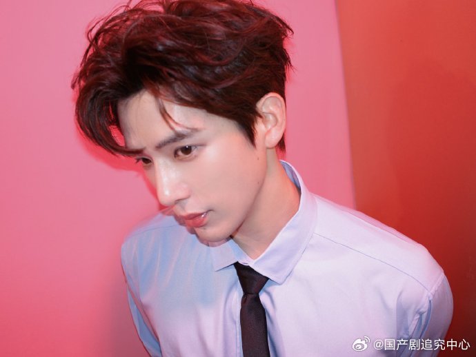 1.王安宇《现在就出发》的蠢萌大将军是综艺人设，本人在《大侦探》逻辑在线、推理