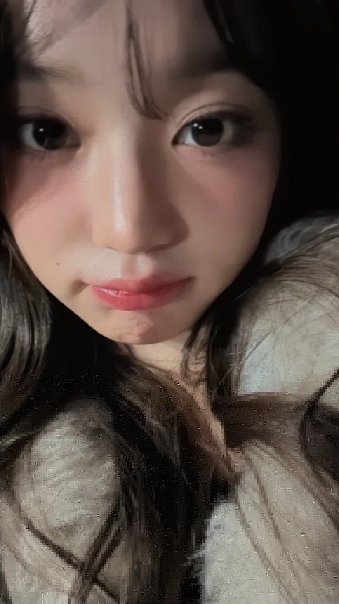 251126🫧ive张元英我明天要去香港。☺️你知道香港蛋挞吗？><我会