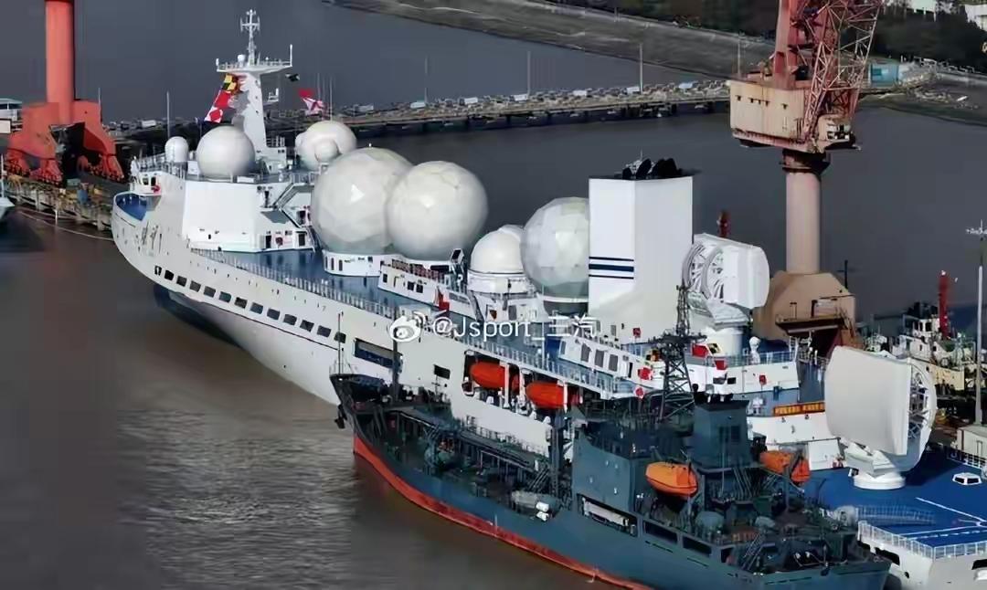 立陶宛:大哥你看阿中是不是傻阿美:为什么这么说立陶宛:你看阿中家船上