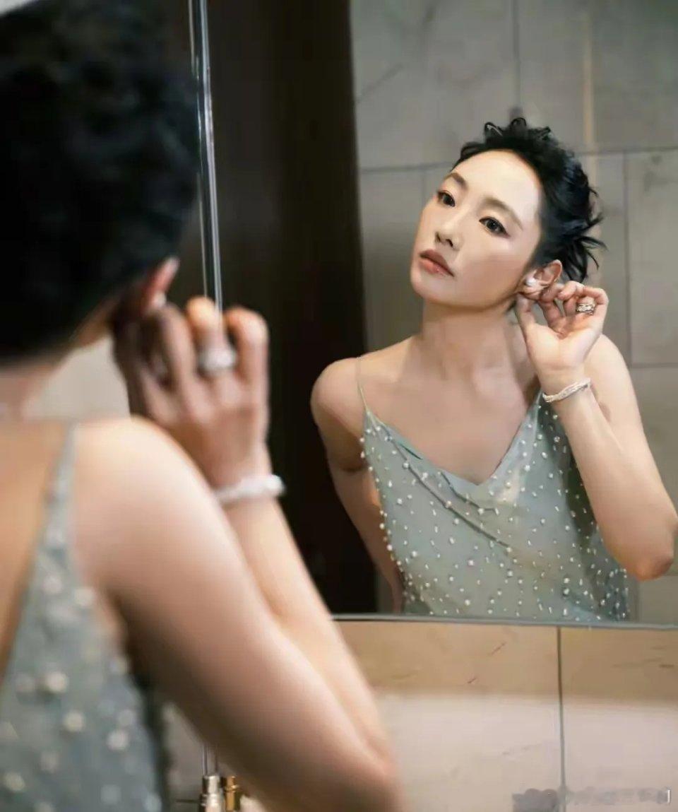 白百何这次真被气炸了。东京电影节评委桂纶镁赛后解释，说优秀女演员太多投了也难选上