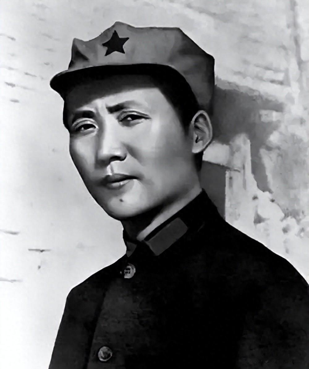 长征路上没人敢说话，毛泽东和周恩来却悄悄搭起了班子。这事儿不靠感情，全靠一次次