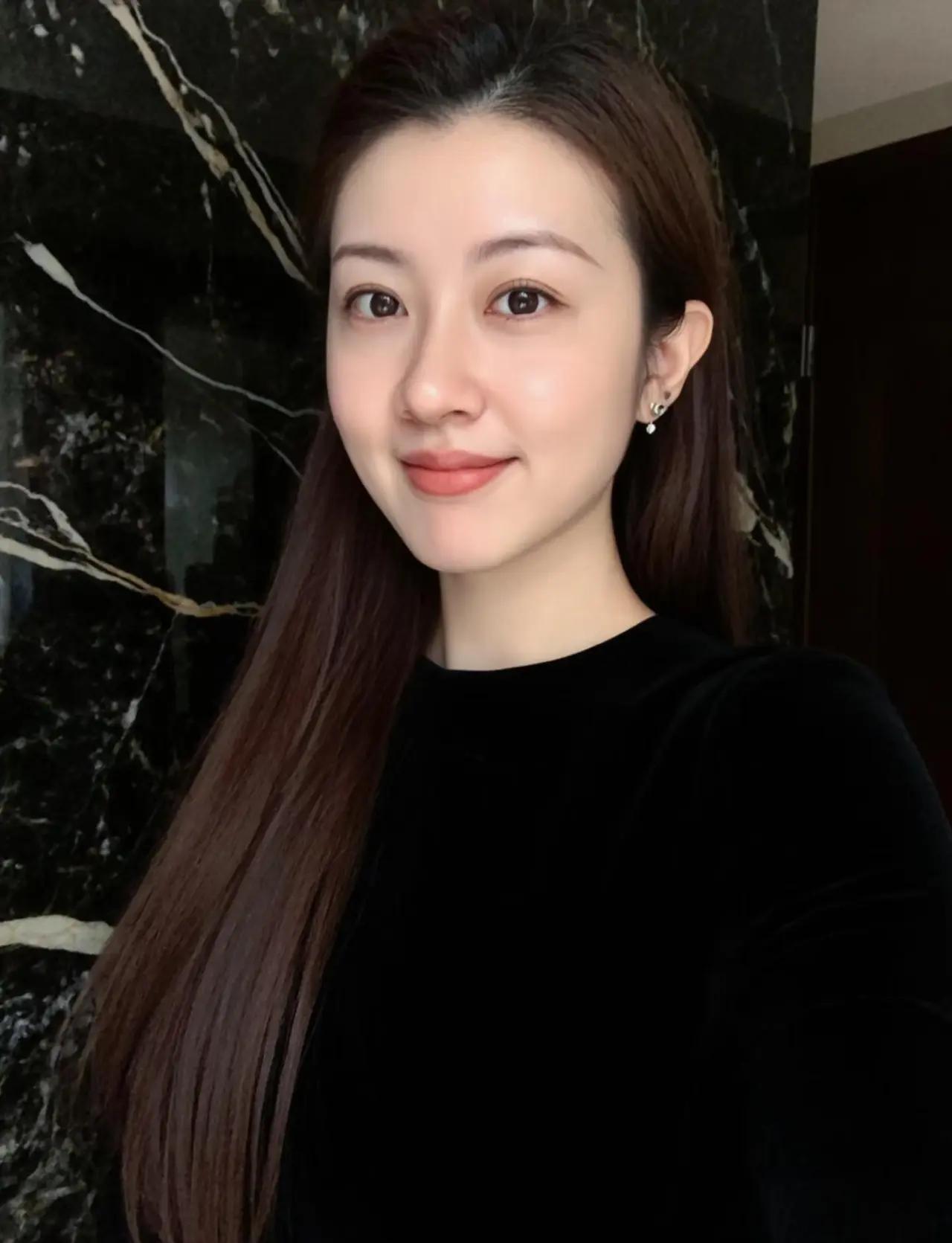 40岁了又怎样，50岁了又有何妨，主打一个自我乐意[呲牙笑][呲牙笑][呲牙笑][爱慕