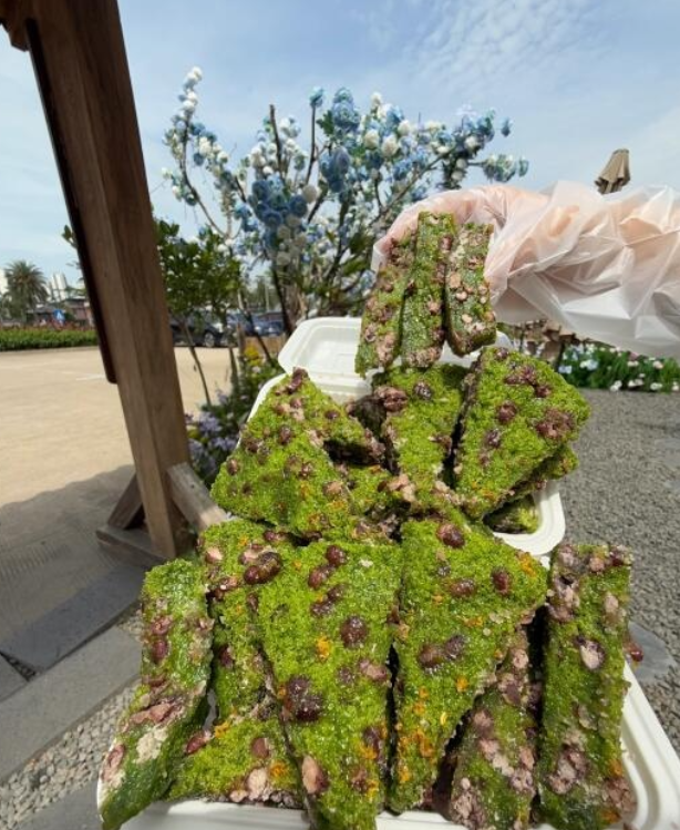 这是哪里的特色美食？第一次见，谁知道叫什么？