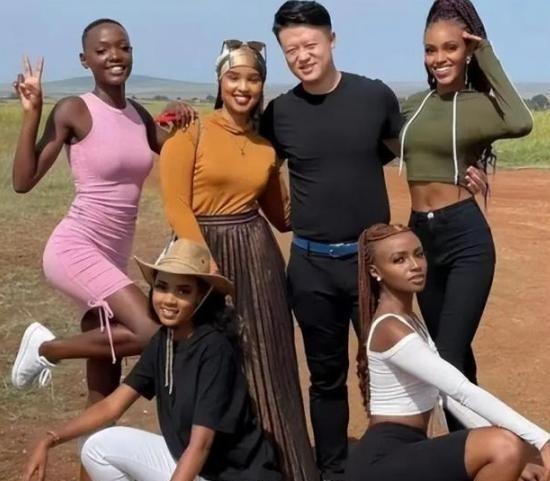 每年有几万中国人去非洲，为何去了就不想回来？非洲姑娘说出原因。据说，每年都有好几