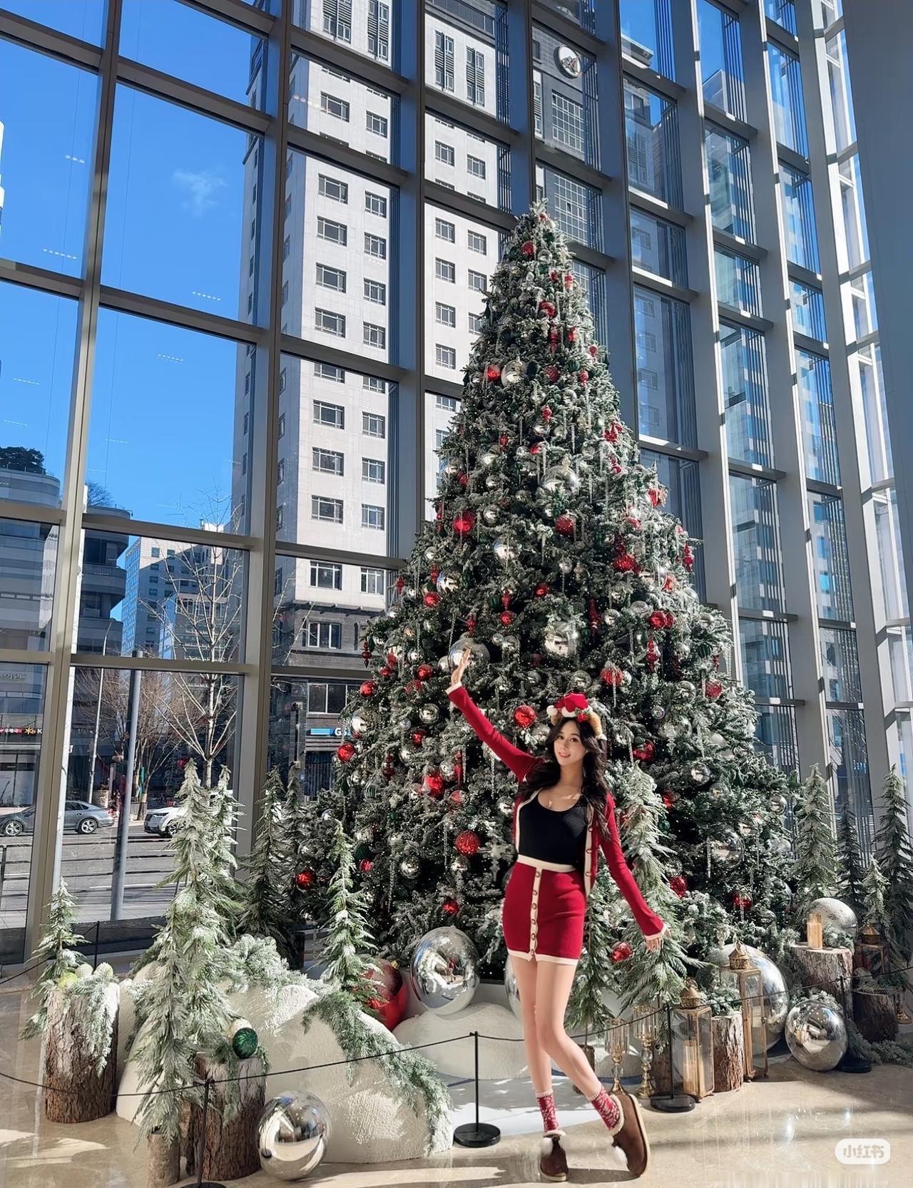 何超欣这种女孩，在婚恋市场是hard模式。你看到的是26岁、麻省理工、清华苏世