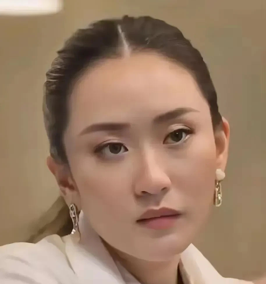 佩通坦翻盘有戏，全靠老公是泰王亲戚佩通坦凭啥能翻盘？这事