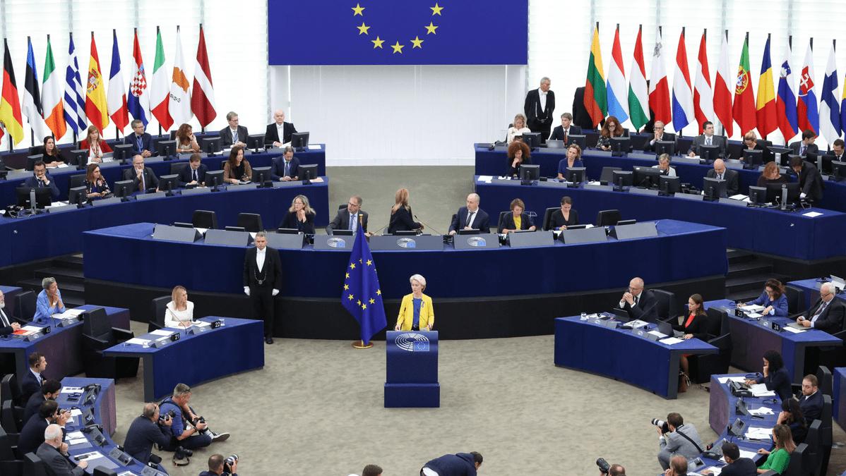 欧洲的衰败是什么原因造成的？欧洲现在是一天不如一天，说句实在的，就是自己折腾的。