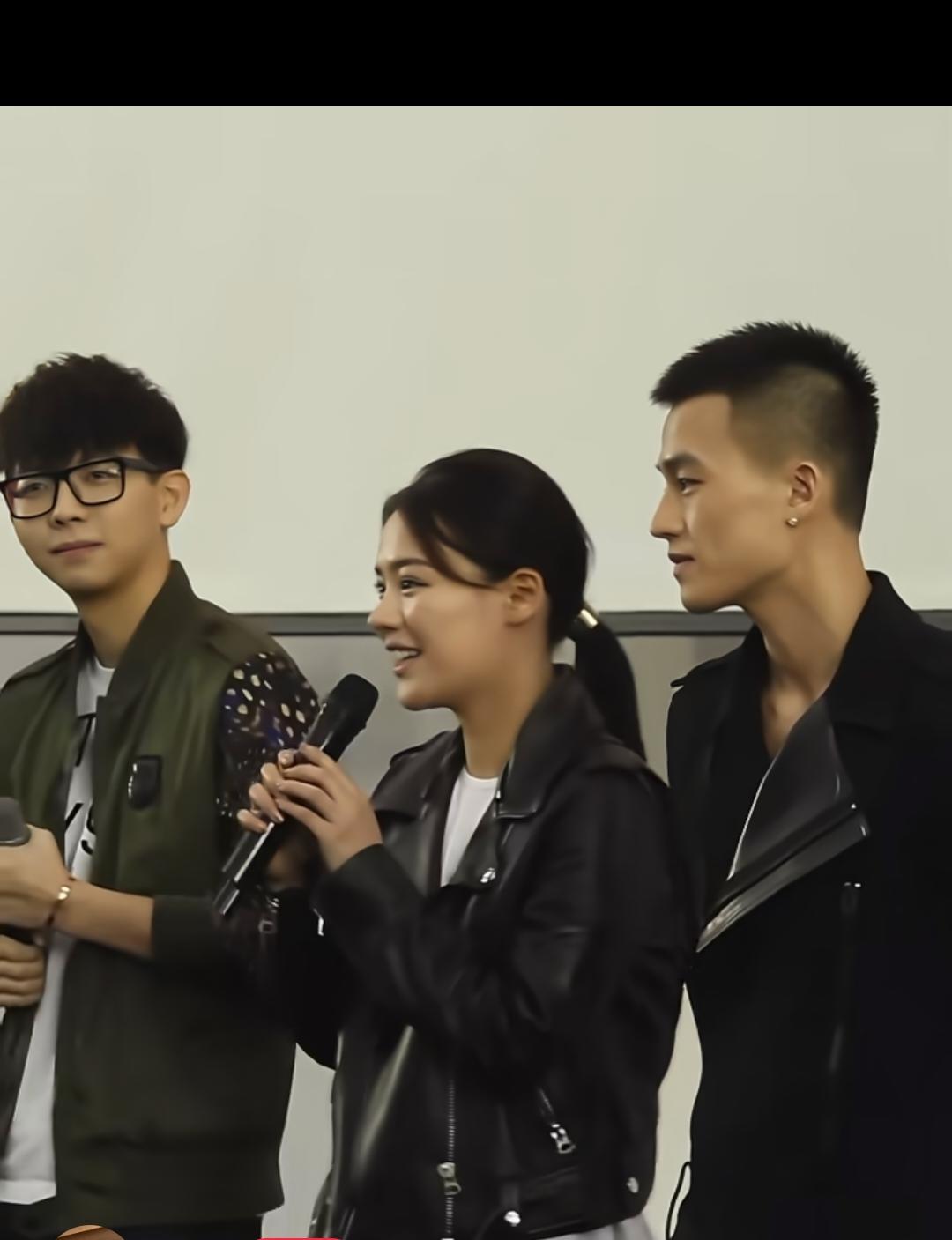 以前我不理解马思纯为啥那么无可救药的爱上了他，现在有点理解了！在这个角度看过去