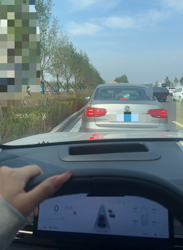 女生是需要有自己的车的因为工作单位比较偏僻，在工作两年后去年年底终于如愿买了一