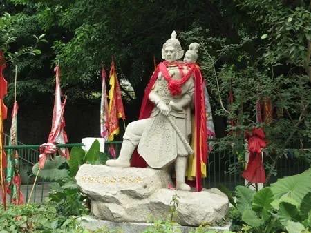 今日话题：陆秀夫明明是奸臣，为何名气这么高？？？网友甲：陆秀夫，一个妥妥的权