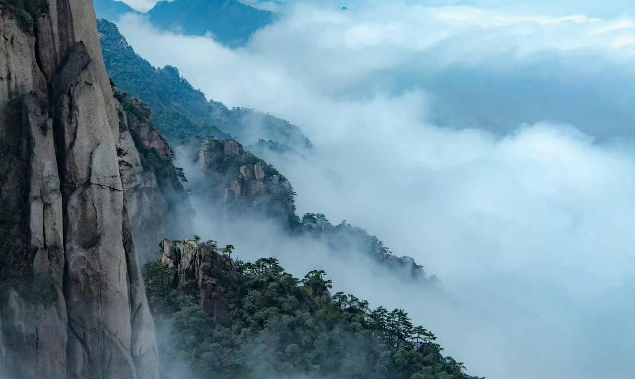 安徽·九华山，春日云海，宛如“水墨画卷”！