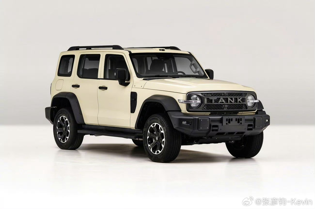 新款坦克300，聊聊：最大变化是前轴前移，轴距增加26cm，直接带来几个明显的优