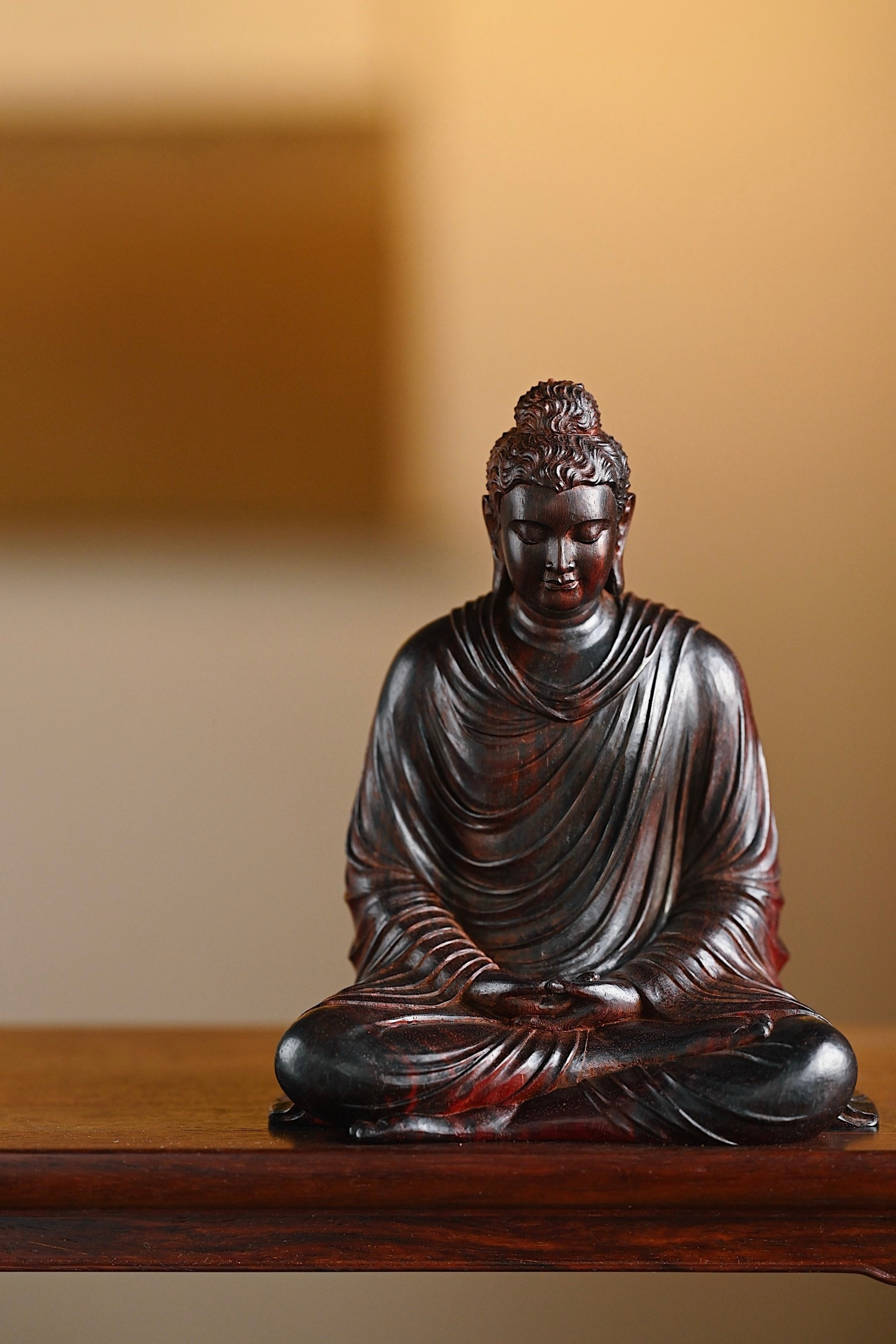 小叶紫檀|释迦牟尼甄选高油密印度小叶紫檀老料，整料一体雕琢，造像经典，佛陀结