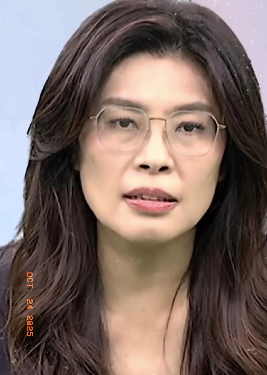 刚刚郑丽文发表言论:国民党现在是在野党，那我也只是一个在野党的党主席。但如同我说