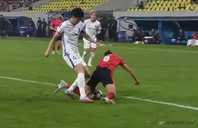 天呐，成都蓉城终于进球了！在今天进行的成都蓉城和广岛三箭的亚冠精英赛第5轮中，当