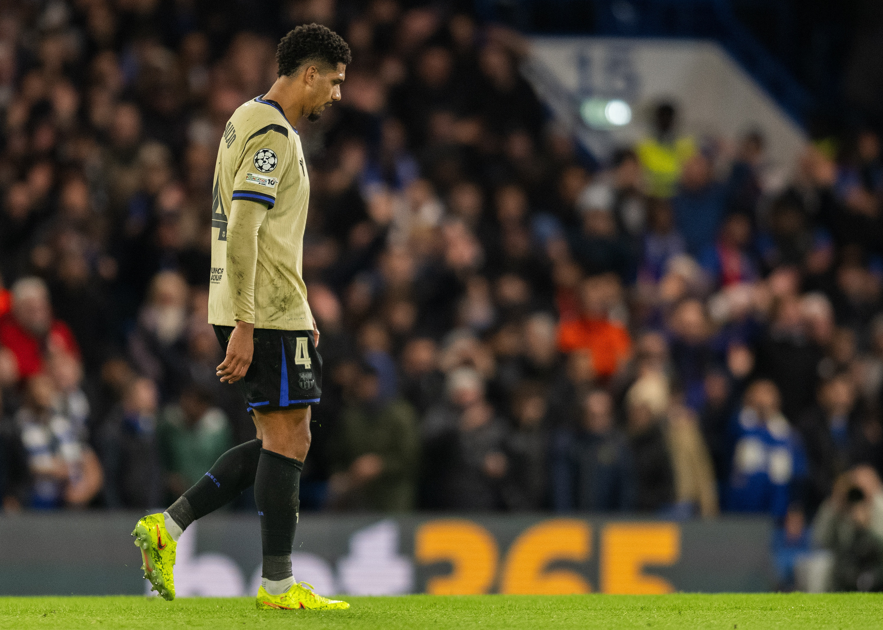 旧将: 阿劳霍真有那种影响力吗? 还是因为资历深才被任命为队长