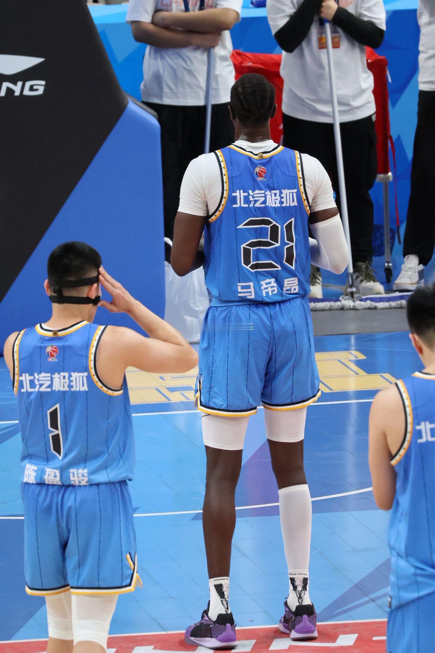 挣扎中的首钢：连败阴影下，胜利的曙光何时能照进现实？