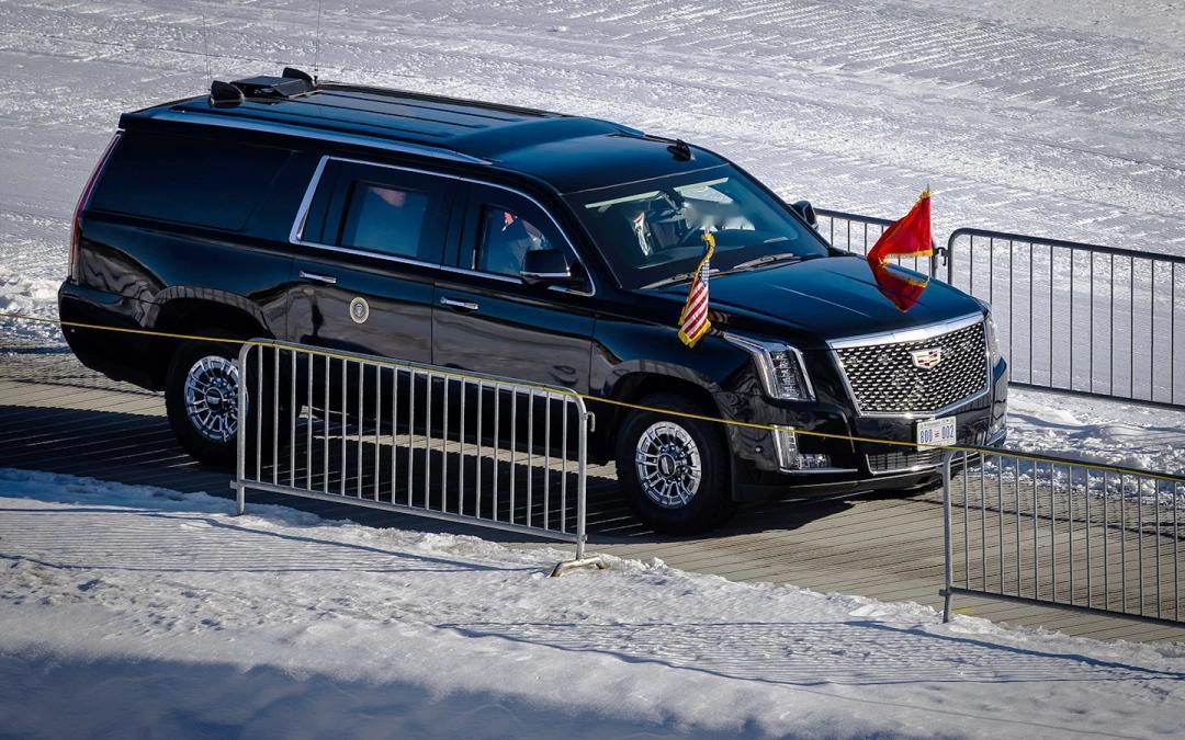 “浴皇大帝”成“关税大帝”座驾美国总统唐纳德·特朗普的座驾，据路透社报道，在达