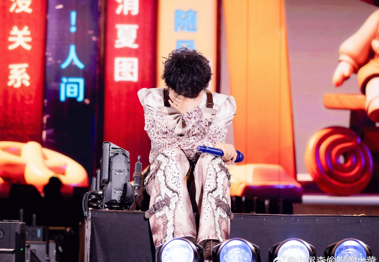 ZS周深贵阳演唱会ZS周深深深的舞台日记ZS周深2026深深的巡回演唱会Z