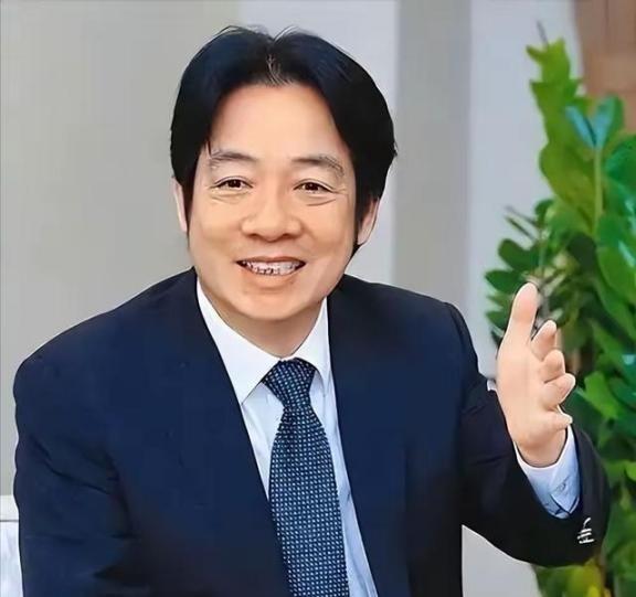 台独分子赖清德发布声明，赖清德突然改口说“国家只有一个，我们都是自己人”，这话听