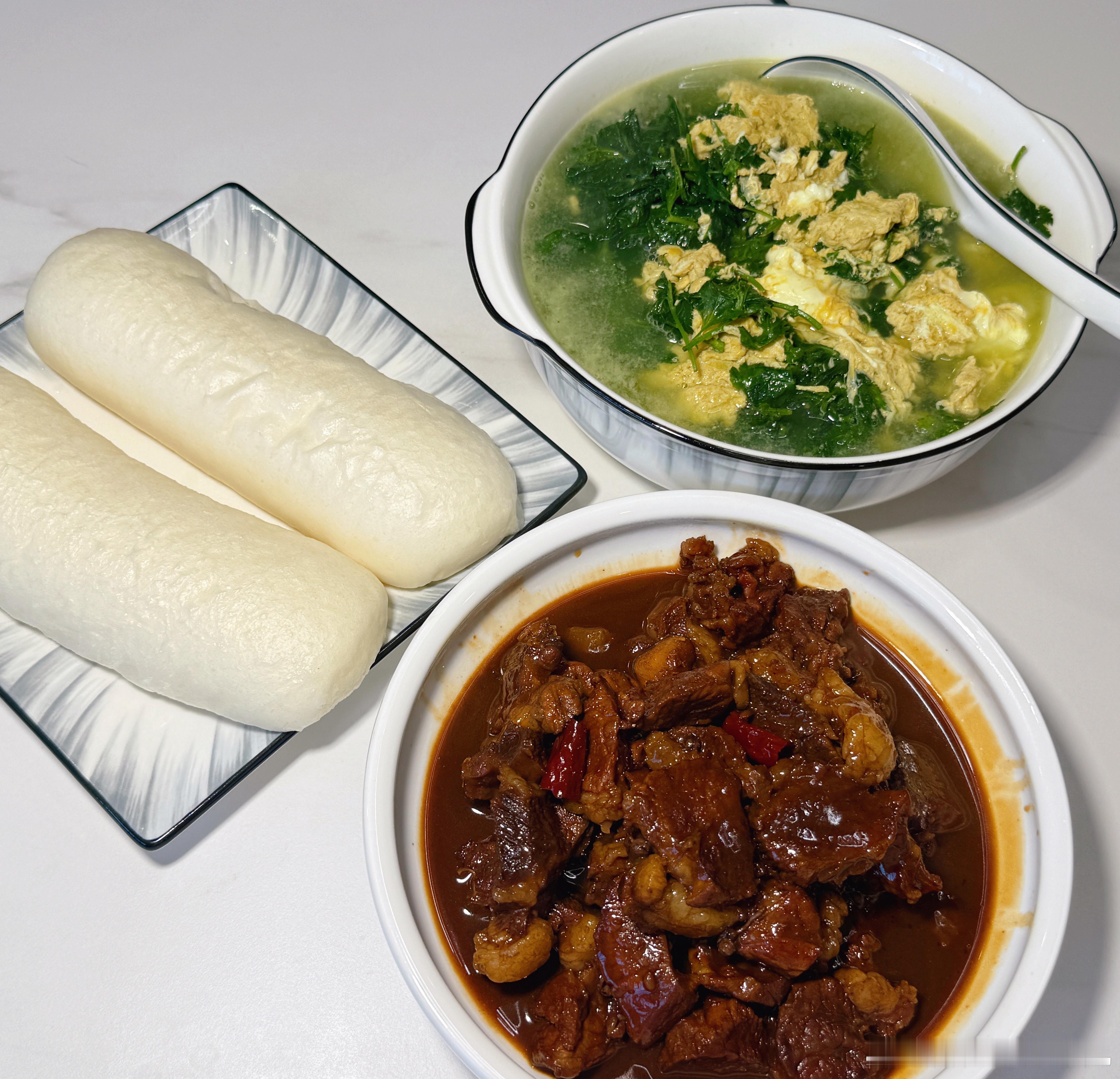 吃饭吃饭。今天的饭太太太好吃了[爱心]​​​