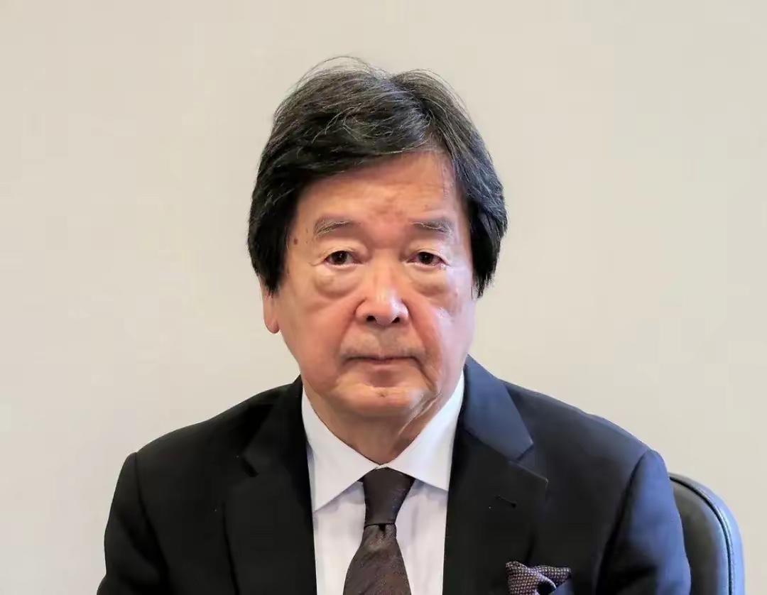 日本著名外交官、前外务副大臣田中均今天发文日本一个挺有名的外交官，叫田中均，