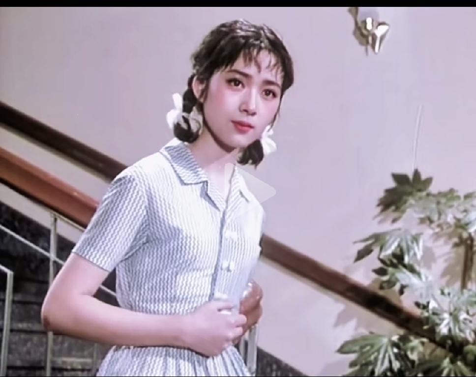她美的不可方物，惊艳了一段时光，这是80年代最美的演员，在那个没有美颜没有磨皮的