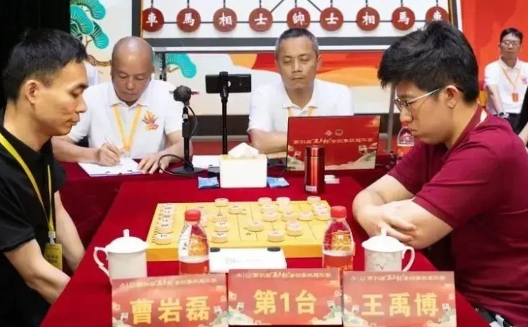 主办方欠王禹博一盘慢棋水国西楼发作品分析王禹博丢五羊杯冠军的原因，提到组委会“