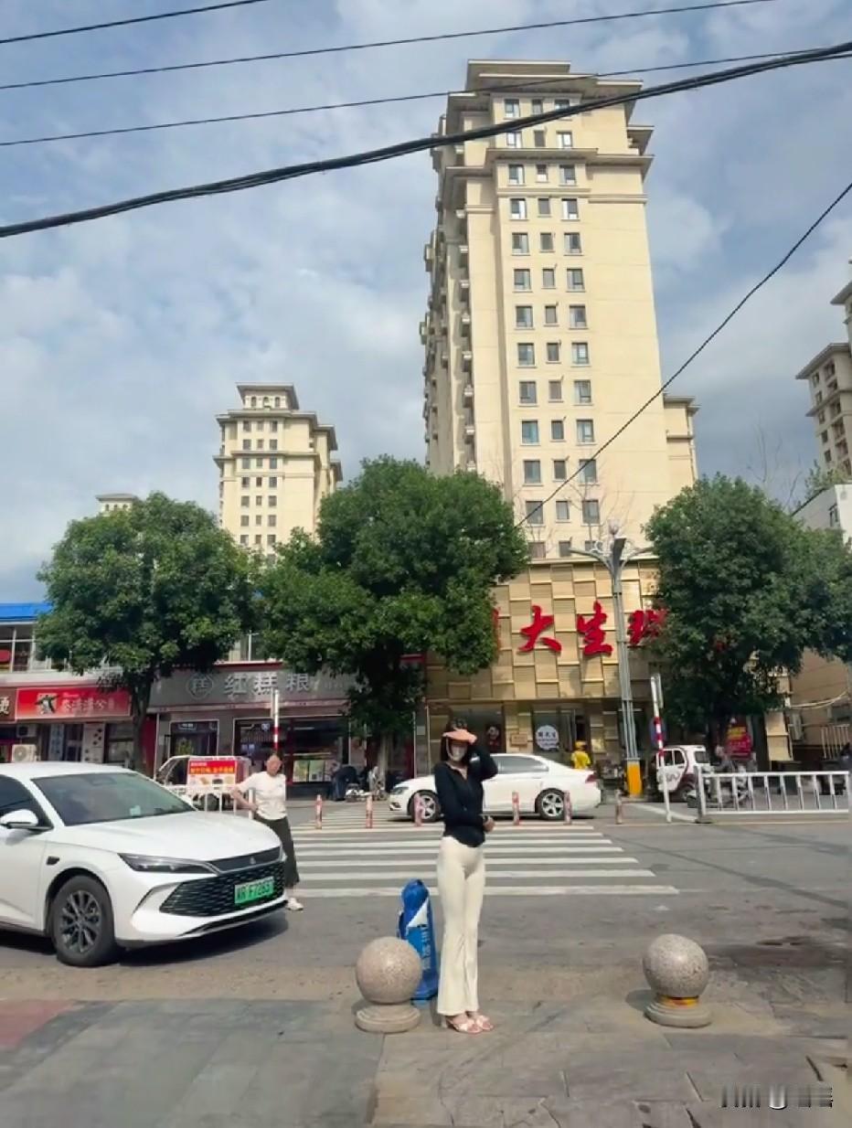 只要心里有舞台，哪里都是T台