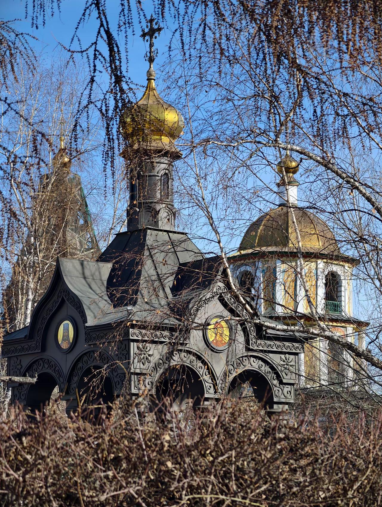 今年春天最想实现的心愿异域风情！俄罗斯贝加尔湖畔的建筑看上去真的有异域风情。