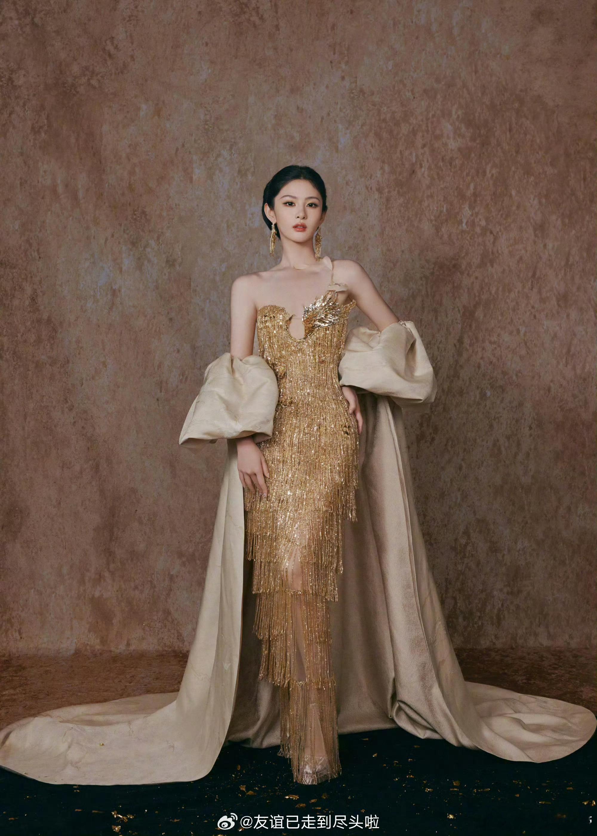 赵晴怎么美成这样了赵晴愈发温婉动人，妆容简约干净，随手一拍皆是满满的氛围感[爱慕